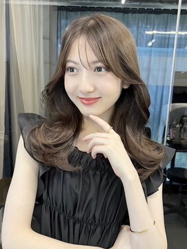 エヌアイ オモテサンドウ(ni omotesando) くびれ巻き/ブラウンカラー