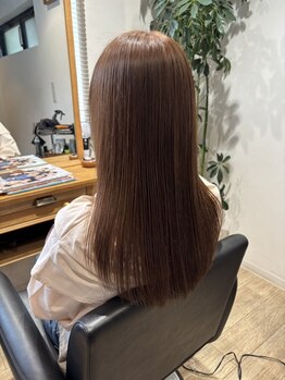 アンシー(anSHE)の写真/酸性～中性域での施術により、ダメージを最小限に抑えた柔らかなストレートを実現します。【府中/半個室】