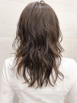 ピークアブー 銀座中央通り(PEEK-A-BOO) 大人女性のナチュラルパーマスタイル/ミディアム/セミロング