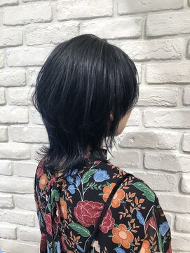 ヘアーアンドメイクトラスト(HAIR&MAKE TRUST) ミディアムヘア/ウルフカット/暗髪/イルミナカラー