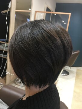 ヘアサロンアンドヘアメイクディー(hair salon hair make D) 仙台D　ショートヘア×重軽ボブ ひし形丸みシルエットｓｔｙｌｅ