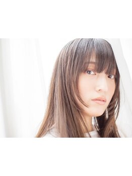 年齢と共に変化する髪のお悩み解決。高度な技術力×ダメージレスにこだわる薬剤に定評◎