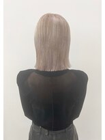 ユートゥイーズ つくば(U too e's)&nbsp;洗練された圧倒的透明感　WHITE SILVER  寺沢　颯