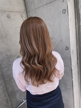 リビンバイアフロート(Livin by afloat) ロング　ハイライト　ミルクティーベージュ　おおたかの森