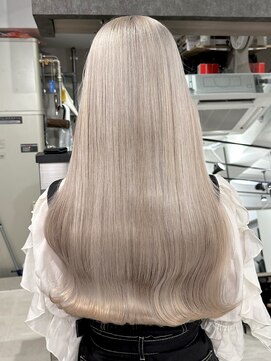 ロウル 渋谷(LOWRL) ホワイトミルクティー/ケアブリーチ/ダブルカラー