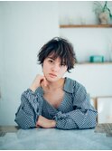 カジュアル外ハネショートスタイル
