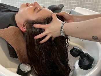 アンジェリカラボ 梅田店(ANGELICA LABO)の写真/【梅田/全席完全個室】疲れを癒す極上スパ☆髪も心もリラックス【梅田/レイヤーカット/韓国風/髪質改善】