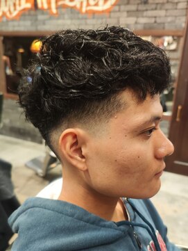 フェードカット/スキンフェード/ローフェード