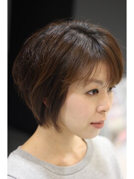 サローネデ アグスティナ バイ サンバンチ(salones de agustina by sanbanchi) スタイリッシュ　グラデーションボブ　【agustina   TAKAKO】