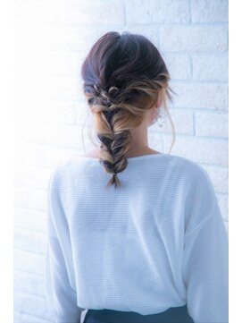 ヘアーアートシフォン 池袋西口店(Hair art chiffon) 結婚式二次会簡単スタイリングヘアアレンジフィッシュボーン