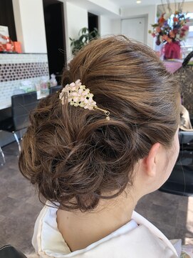 サロンドジュネ(salon de JUNE) 華やか大人アップスタイル