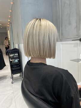 ガリカ(Gallica kinshicho) 【有坂映哉】ホワイトブロンド/ぷつっとボブ/ケアブリーチ