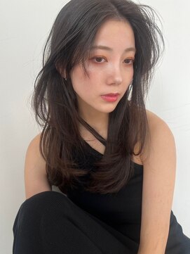 ヴェイン 渋谷(vain) くびレイヤーエモージュ黒髪グレーベージュレイヤーロング