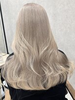 ロウル 渋谷(LOWRL)&nbsp;ホワイトミルクティー/ダブルカラー/ブリーチ