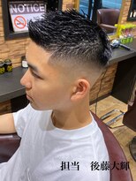 ムア(MUA) フェザーアップ スキンフェード