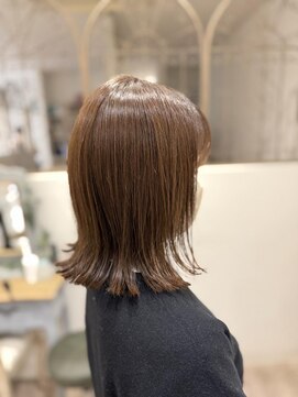 イト リトルヘアガーデン(ito. little hair garden) 切りっぱなしロブ×ベージュ