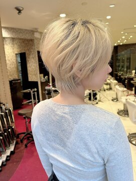 アース 今池店(HAIR&MAKE EARTH) くびれショート×艶々ブロンド
