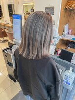 テトラ バイ ネオリーブ 横浜西口店(tetra by neolive)&nbsp;ぷつっと束間切りっぱなしロブ　大人グレージュ　【成田】