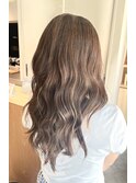 ハイライトベージュ×ロング巻き髪