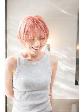 ピンクベージュ/ペールピンク/ハイトーンショート/透明感カラー