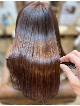 クオリア(QUALIA) 甘すぎない大人可愛いピンクベージュ×fiberケラチンTR/髪質改善