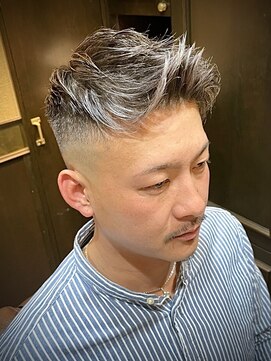 ヒロギンザバーバーショップ 大宮店(HIRO GINZA BARBER SHOP) スキンフェード　シルバー　ハイライト　アップバング　大宮