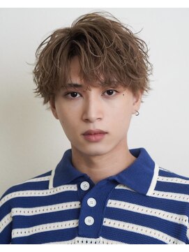 オーシャントーキョーオーバー 渋谷(OCEAN TOKYO OVER) 波巻き束感ショートツーブロックマッシュアップバングコンマヘア