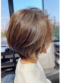 ハイライトを活かしたショートボブ