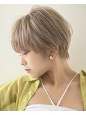 ハイトーン×抜け感ショート