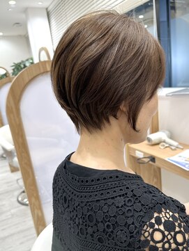 アドラーブル ココロ 新潟(adorable CoCoLo) 【美髪】大人美人ヘルシーショート