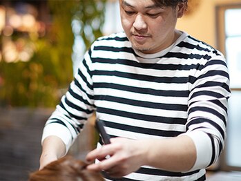 カーサデスリール(Casa d' Sourire)の写真/気さくなオーナースタイリストが責任を持って対応します！髪やスタイルのお悩み相談もしやすい雰囲気が◎
