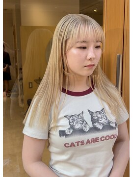 スタン 渋谷(Stam) ナチュラルブロンド顔周りレイヤー冬カラー透明感ブリーチ渋谷駅