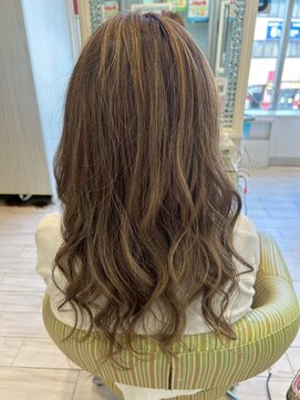 ビス ヘア アンド ビューティー 西新井店(Vis Hair＆Beauty) 透明感ハイライト×ミルクティーカラー艶髪ロング大人可愛い