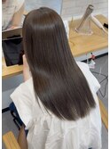 ツヤツヤオリーブベージュ!