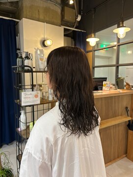 ニール(Neale.) 暗めカラーパーマスタイル11.13