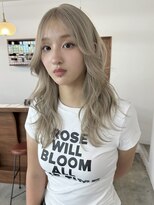 リヴ オオサカ(LIV OSAKA)&nbsp;ホワイトベージュ/トリプルカラー/レイヤーカット/梅田