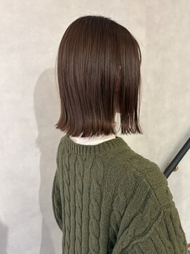 ヴィサージュメゾン(VISAGE maison) ピンクベージュ系切りっぱなしボブ