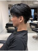 刈り上げセンターパートリバースセンターパートニュアンスパーマ