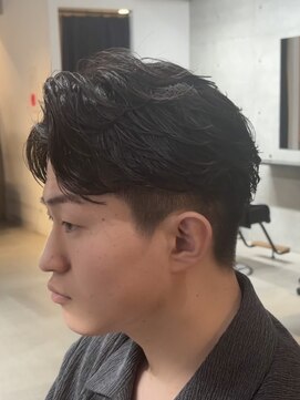 ブルニール 心斎橋(BLEUNIR) フェザーパーマ 心斎橋本町メンズパーマ センターパート