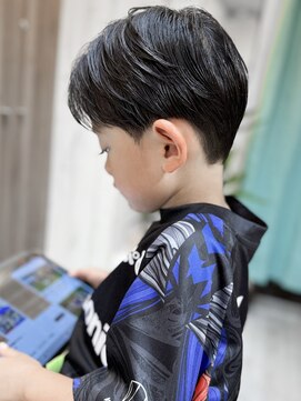 リモア(L I M O A) 夏にぴったりツーセクすっきりセンターパート