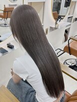 アン(Hair make un) グレージュ/ミルクティーベージュ/ベージュ/ブリーチ