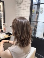ジュイール(jouir)&nbsp;三鷹白髪ぼかしハイライトショートボブウルフレイヤーカット韓国