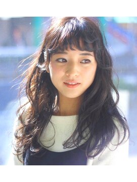 フラワーズビィーオーディー(FLOWERS BOD) ☆ゆるふわ×パーマのやわらかスタイル☆