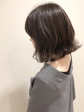 エルパティオ(EL PATIO) ブリーチなしの切りっぱなしグレージュ