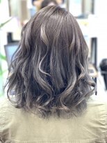 クアトログランシュ ひたちなか店(QUATRO×GranCieux)&nbsp;スモーキーグレージュゆるふわフェミニスト