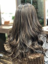 ハーモニックサロン キュア(harmonic salon Cure) ロングスタイル/グレーベージュ/福山市