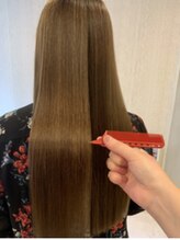 ルシアのトレンドカラーで艶髪カラーにしませんか？