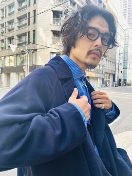 メーヴェ(Mowen) mowen 南堀江　メンズ　ウルフ　センターパート　メンズパーマ