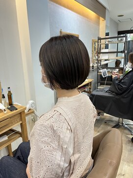ジーニー(GeeNY) 丸みボブヘアスタイル