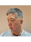 かっこいい歳の重ね方 大人のシルバーヘア毛流れアップスタイル